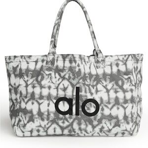 Alo Yoga Iconic Shopper Tote Grey Tiedye One Size